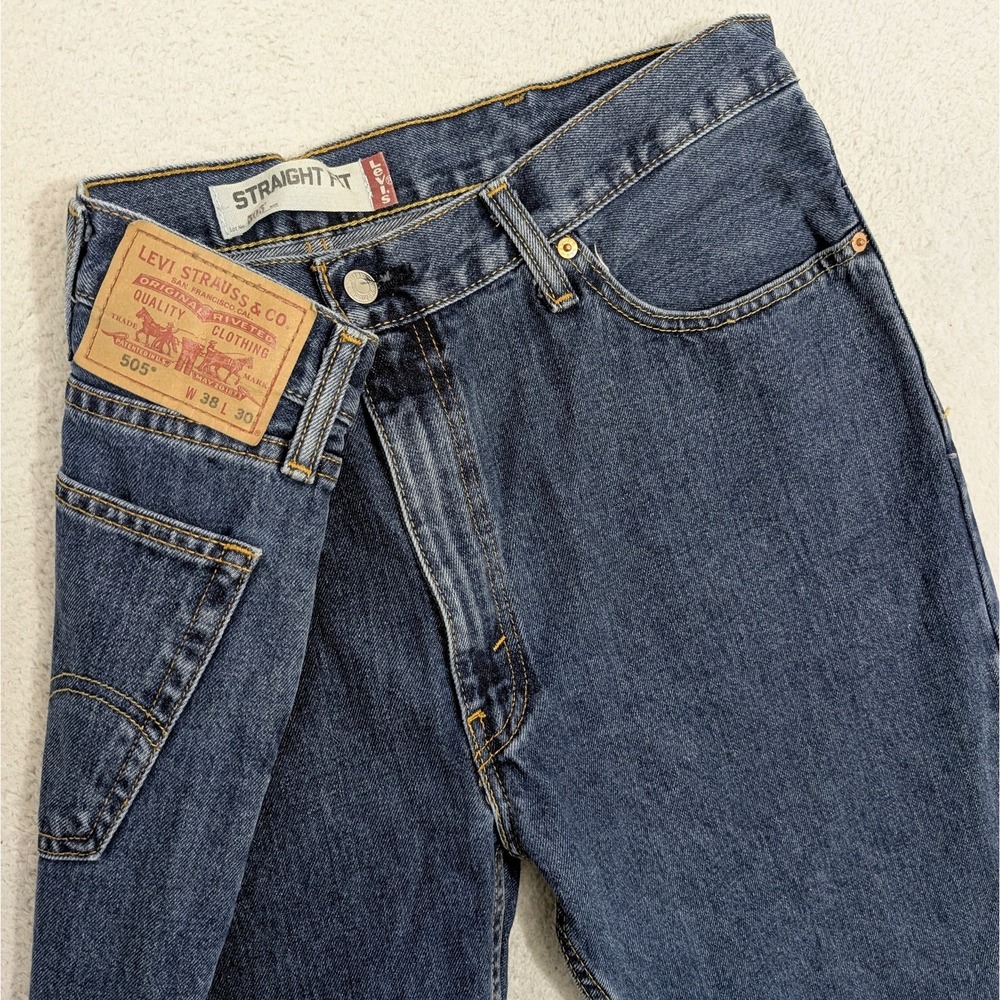 Vintage Levis 505 Jeans Mens 38x30 Blue Regular Straight Leg Med Wash